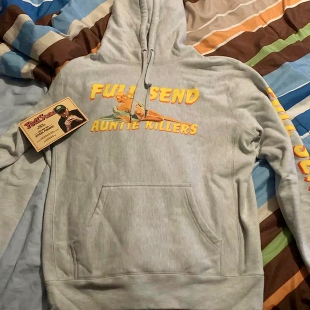 Men’s Grey Auntie Killers Full Send NELK Boys Size Medium Hoodie Sweatshirt
